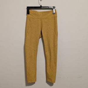 Outdoor Voices warmup leggings mustard yellow 3/4 length size small